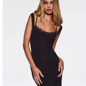 SKIMS SOFT LOUNGE LACE LONG DRESS WITH BRALETTE ONYX XS